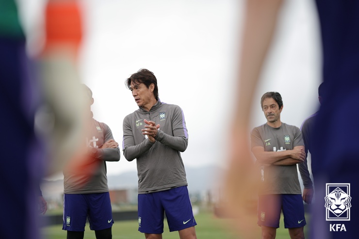 홍명보 대한민국 축구국가대표팀 감독