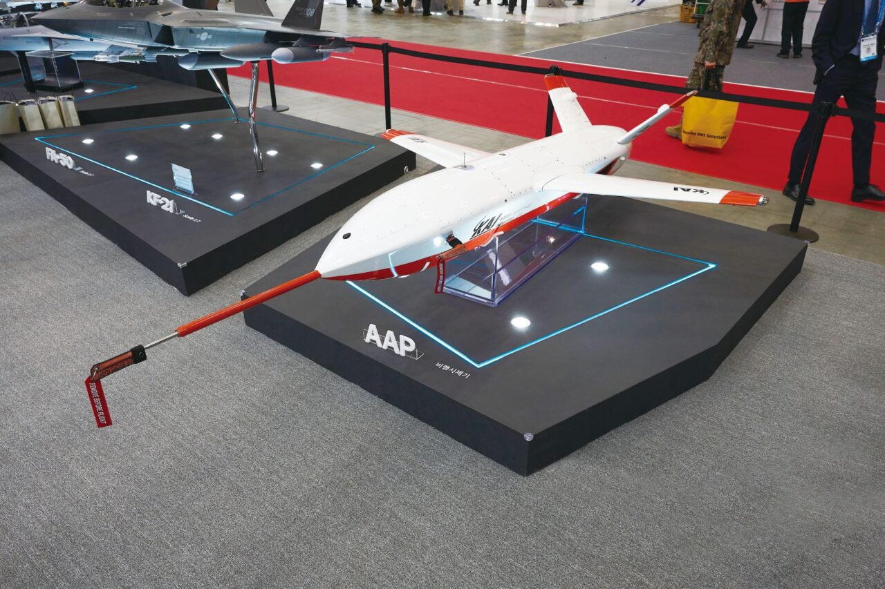 ADEX 2025에서 공개된 AAP 실물 시제기