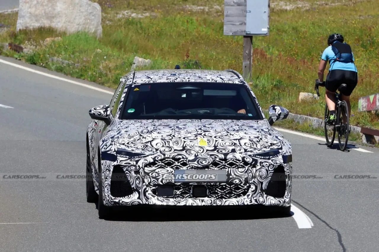 아우디 차세대 RS6 아반트 프로토타입