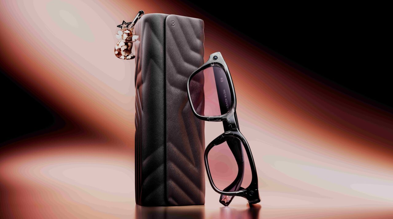 메타 글래스 by LISA Adventurer Case & Charm