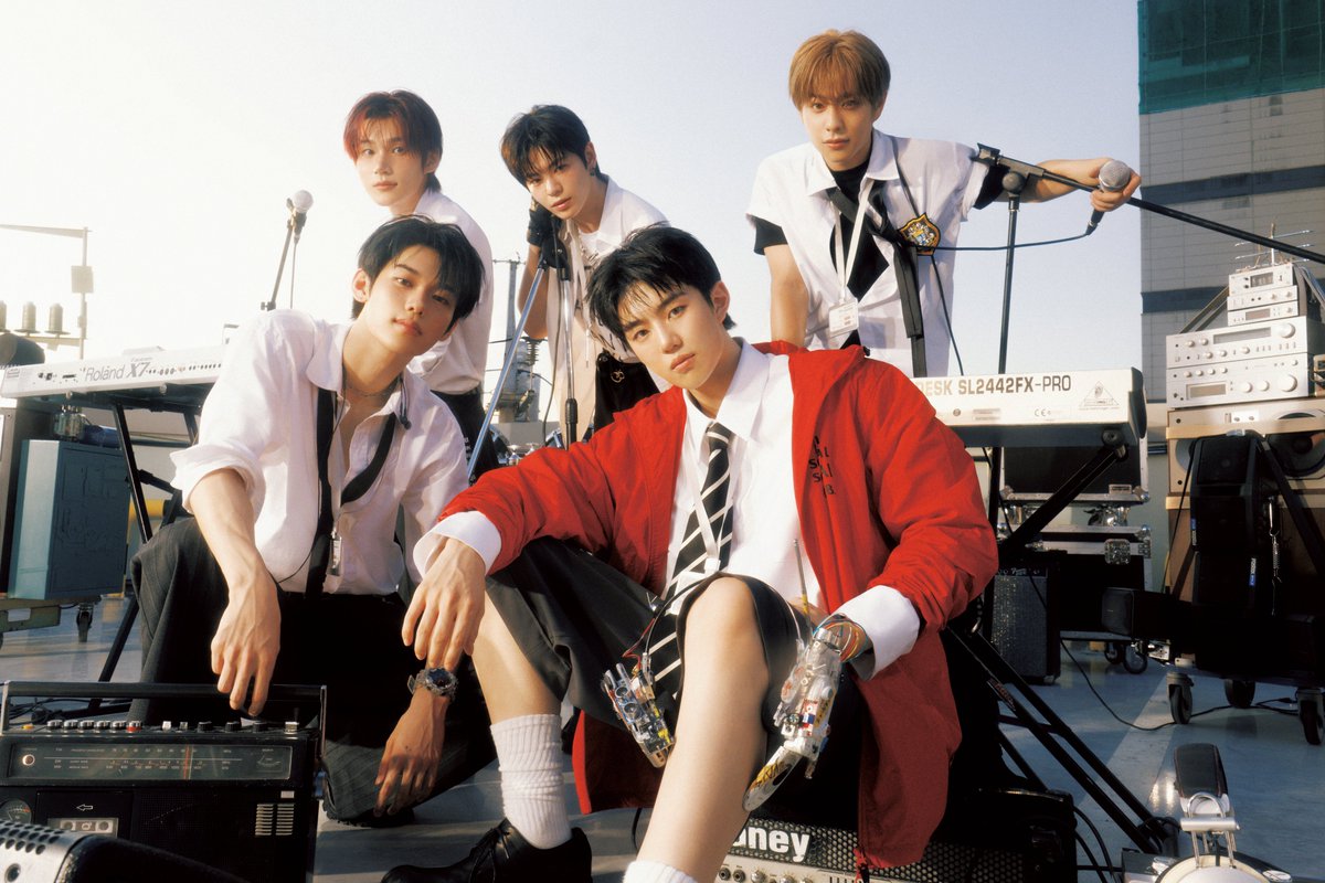 이븐 미니 6집 'on：our noise' #1 콘셉트 포토