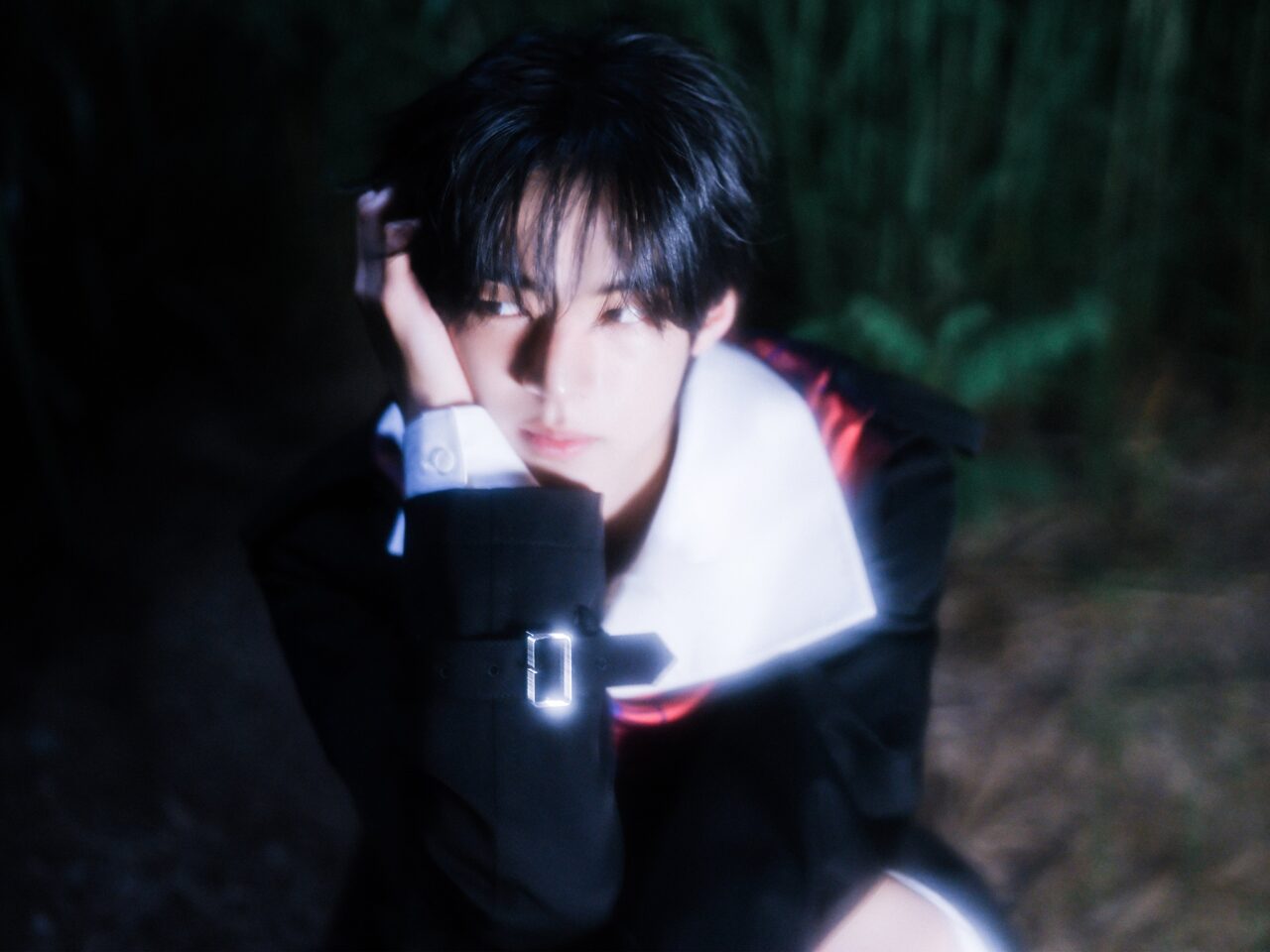 투어스 도훈 싱글 2집 'TO US' #3 Everglow 콘셉트 포토