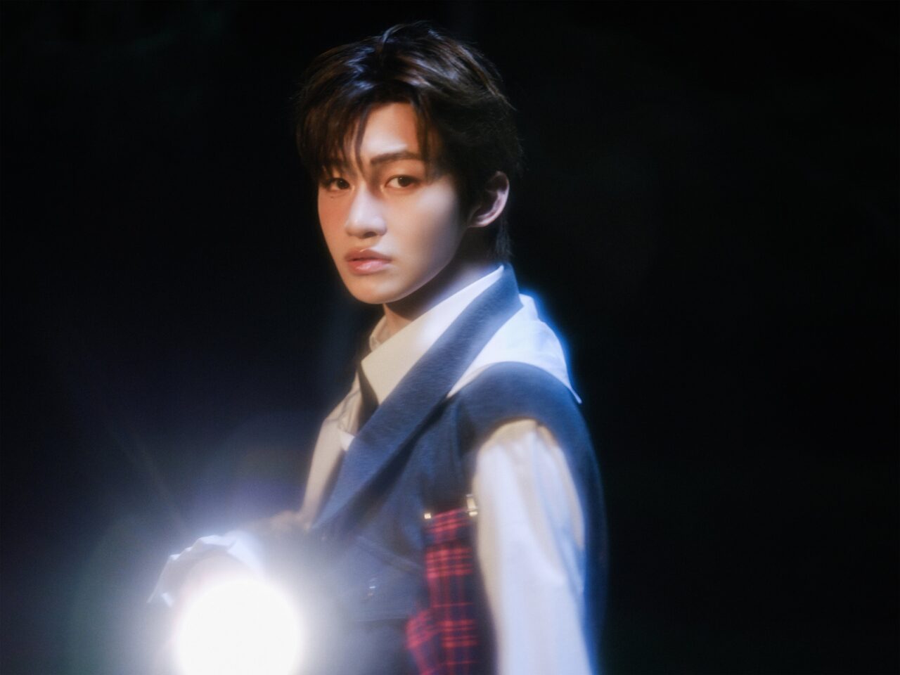 투어스 지훈 싱글 2집 'TO US' #3 Everglow 콘셉트 포토
