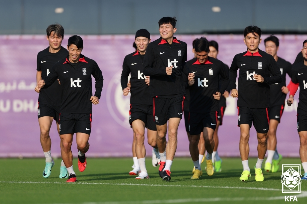 훈련중인 황희찬, 김민재, 황인범
